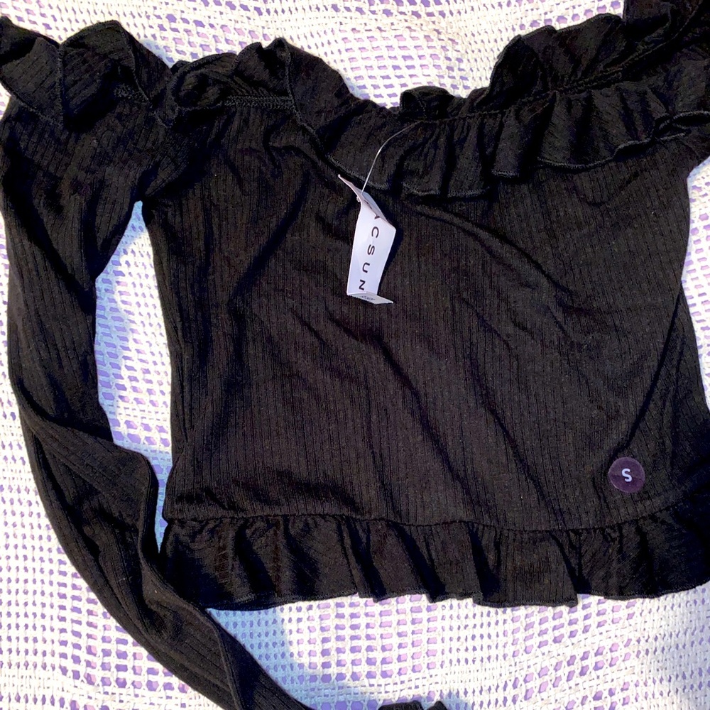 New PacSun Crop Top Shirt Ruffle Off Shoulder Black Thin Comfy Stretch Summer